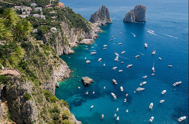 Capri island with guide and boat tour
